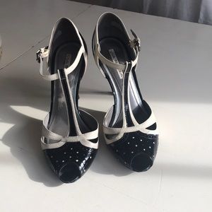 Via Spiga Black and Cream Heels